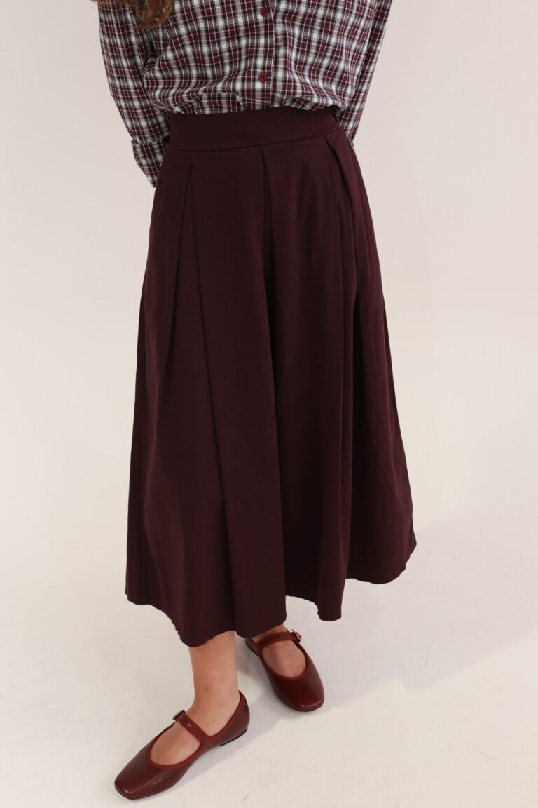 SHORT PLEATED SKIRT