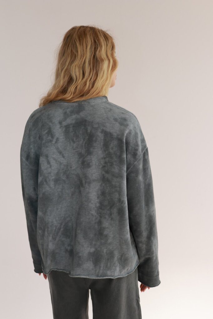 V LONG SLEEVES TIE DIE