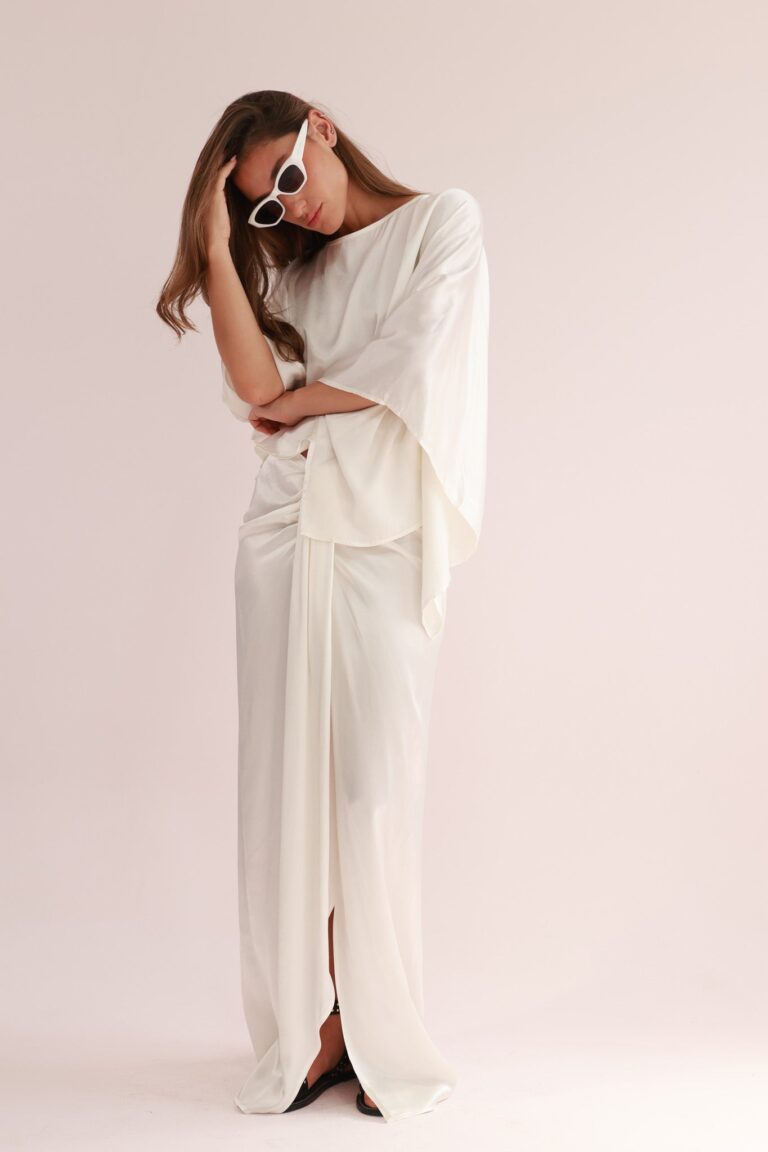 SATIN SKIRT WITH KNOT