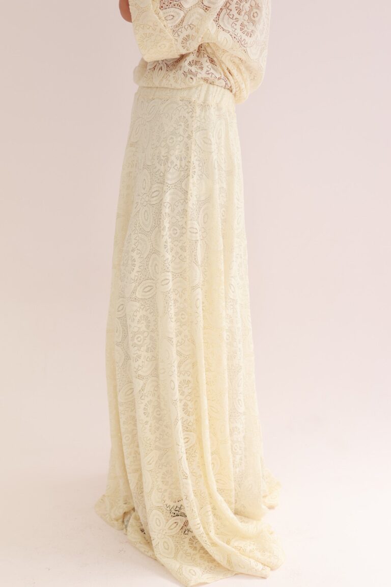 MAXI LACE SKIRT