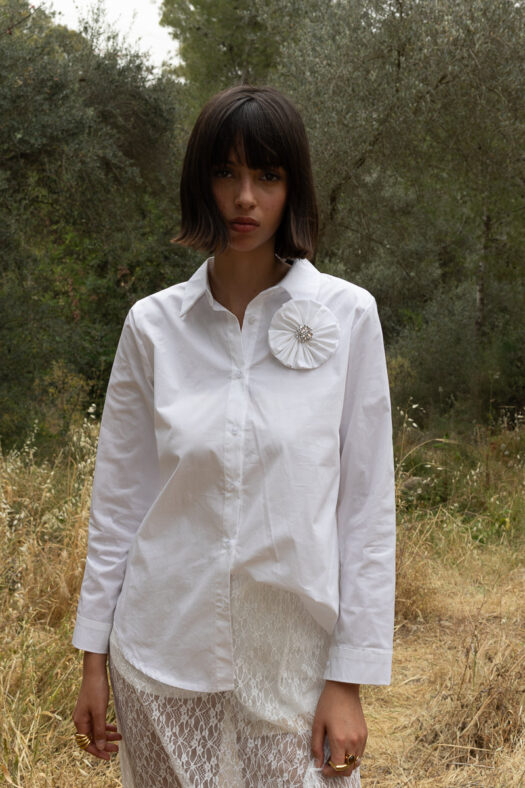 BUTTON SHIRT WITH PIN