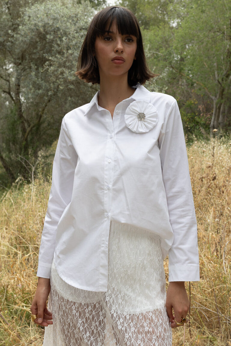 BUTTON SHIRT WITH PIN