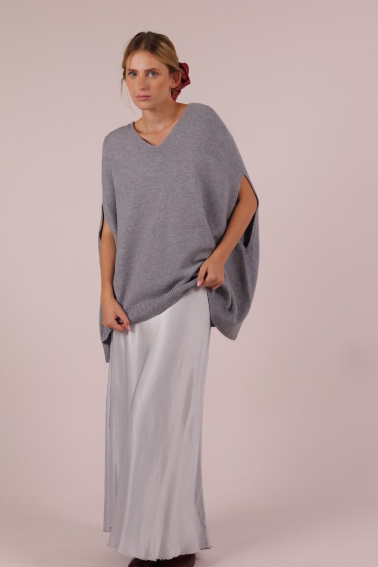 V OVERSIZED NO SLEEVES KNIT